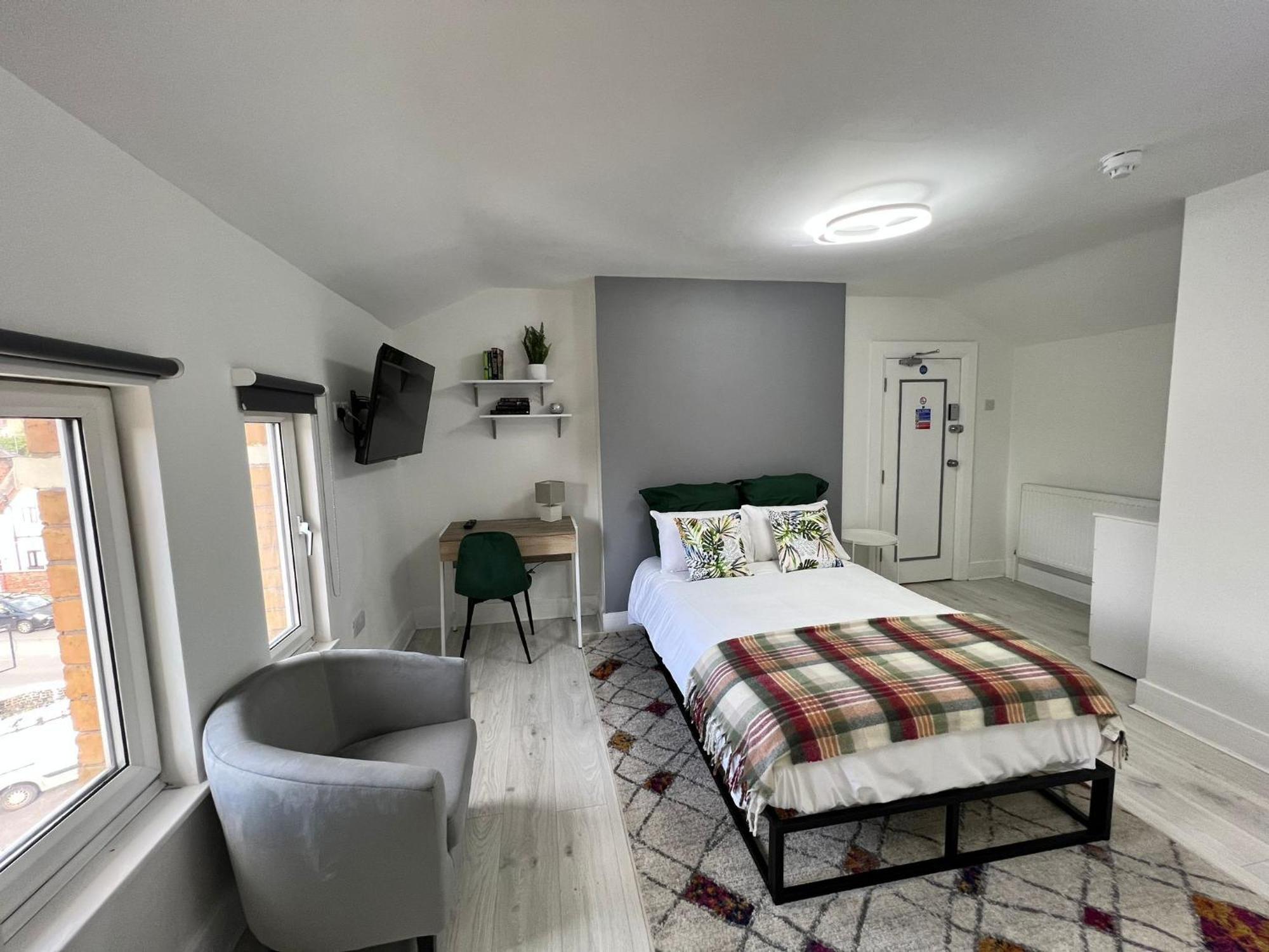 One Battison - Affordable Rooms, Suites & Studios In Stoke On Trent Exteriör bild