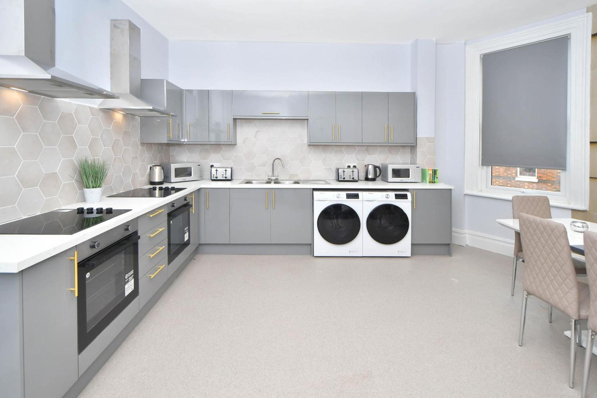 One Battison - Affordable Rooms, Suites & Studios In Stoke On Trent Exteriör bild