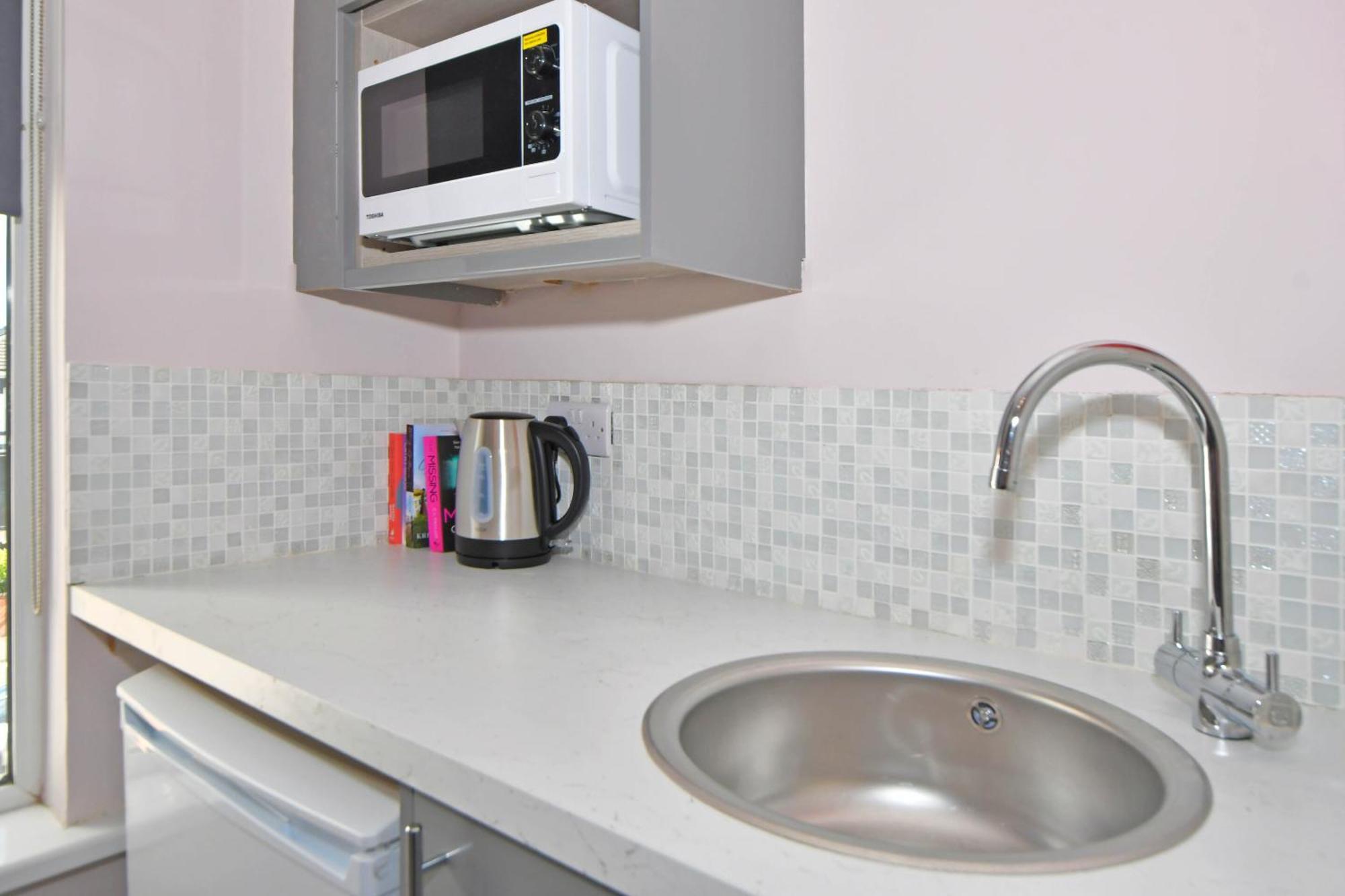 One Battison - Affordable Rooms, Suites & Studios In Stoke On Trent Exteriör bild